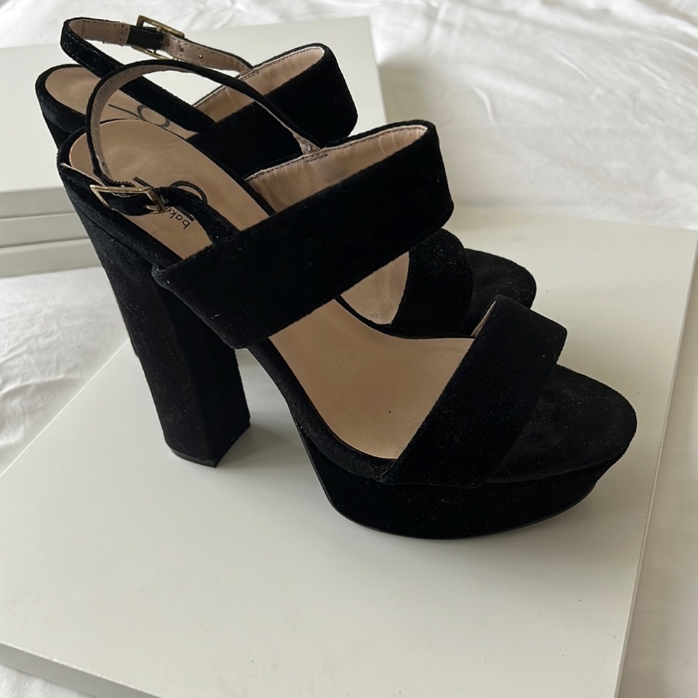 Bakers size 7 black heels